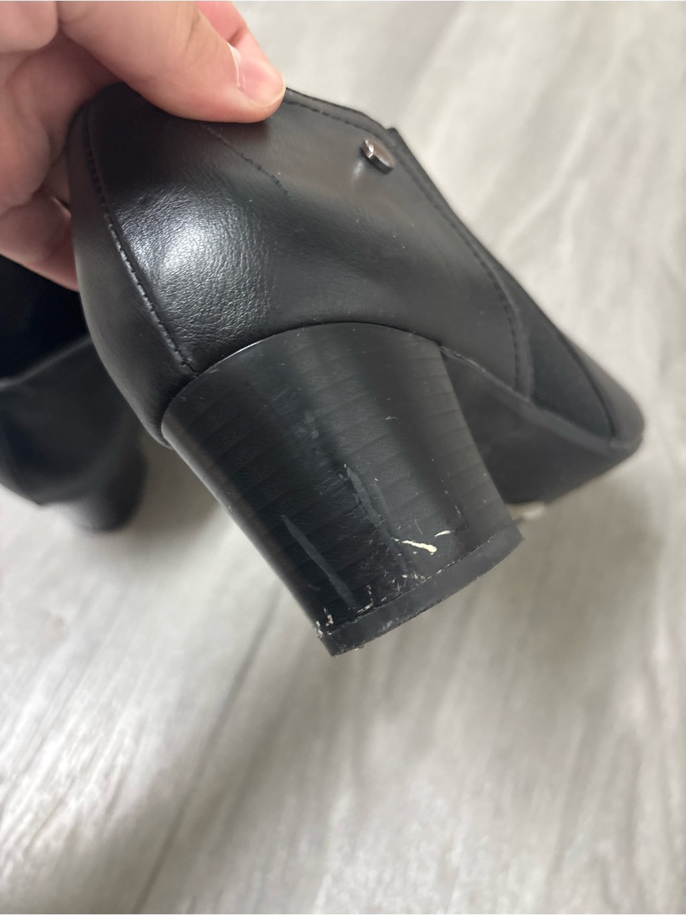 East 5th Memory Foam Women's Black Leather Ankle Booties Classic Low Heel 9.5W - Picture 6 of 8